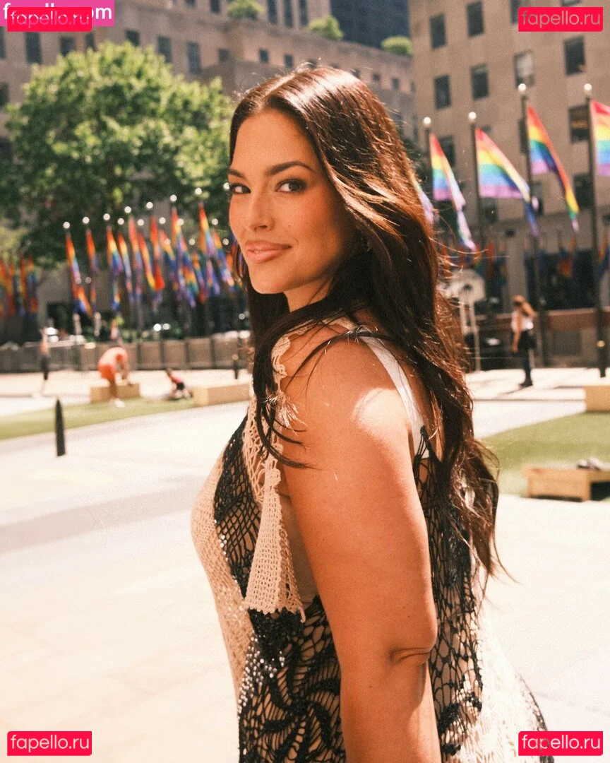 Ashley Graham Onlyfans Photo Gallery 