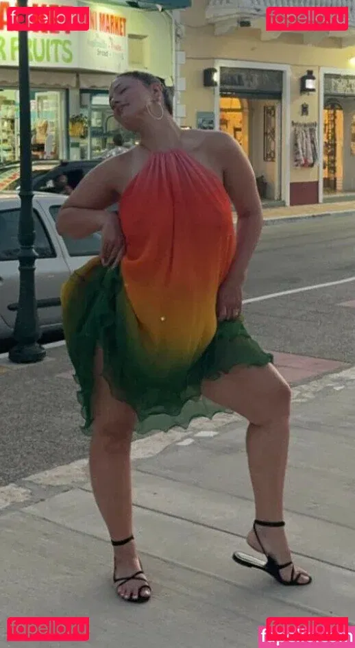 Ashley Graham Onlyfans Photo Gallery 