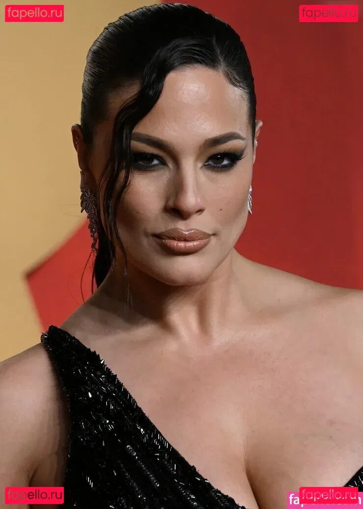 Ashley Graham Onlyfans Photo Gallery 