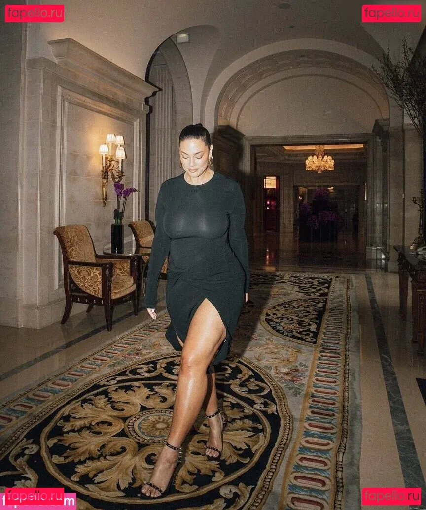 Ashley Graham Onlyfans Photo Gallery 