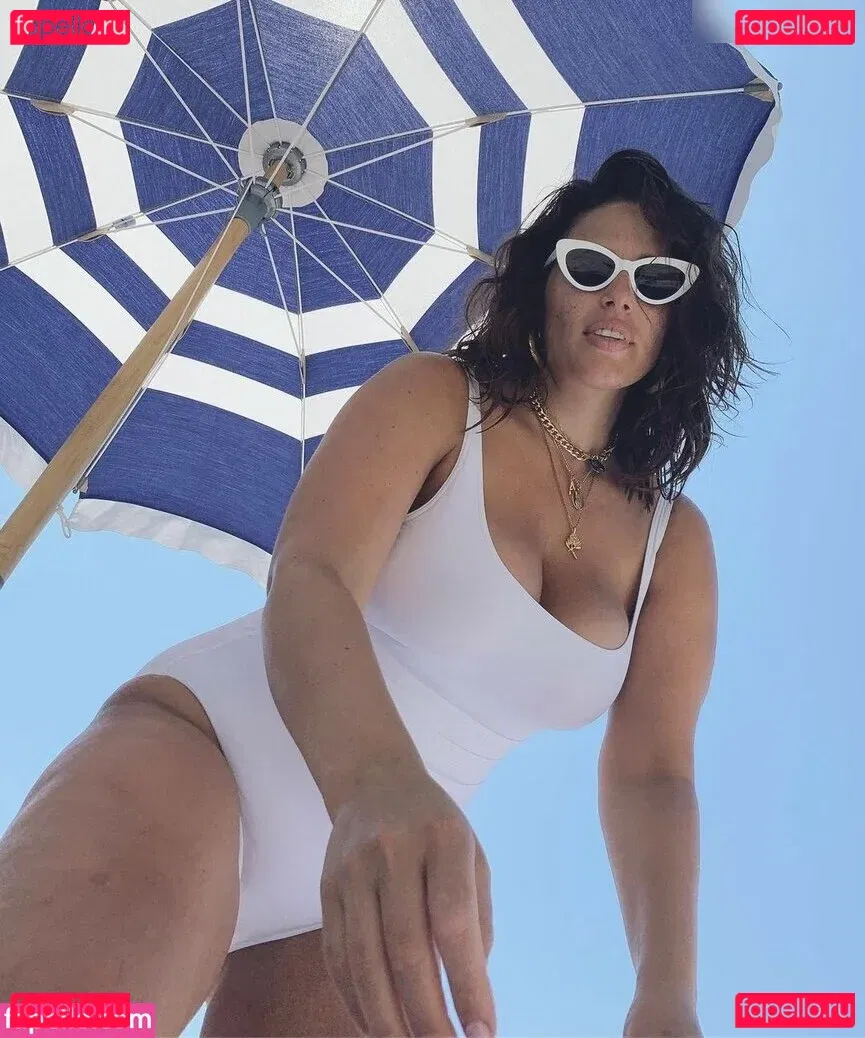 Ashley Graham Onlyfans Photo Gallery 