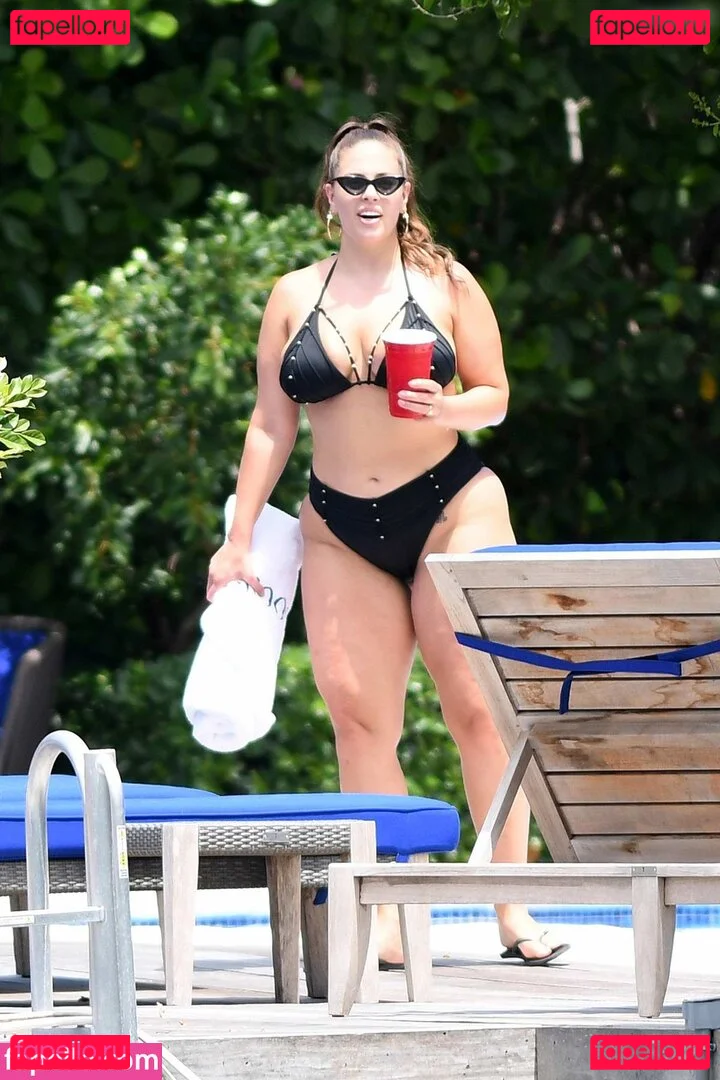 Ashley Graham Onlyfans Photo Gallery 