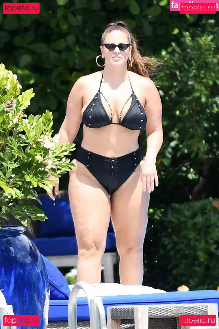 Ashley Graham Onlyfans Photo Gallery 