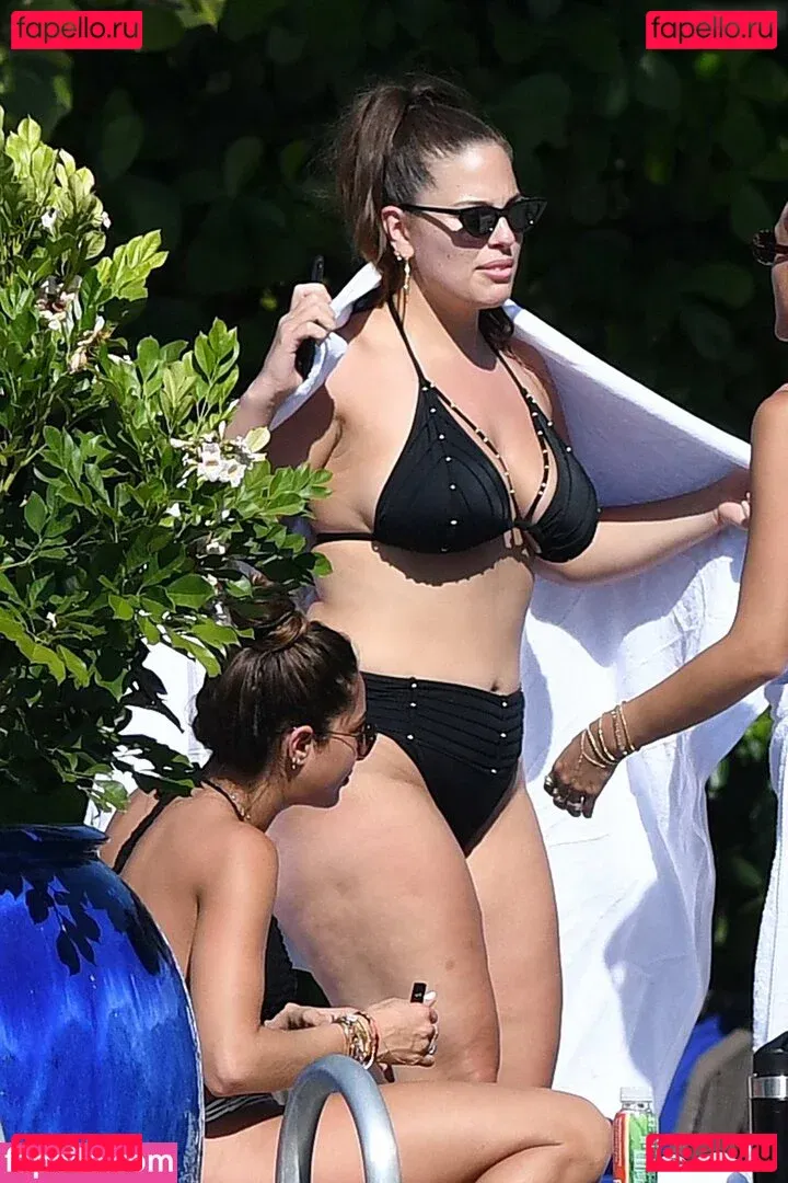 Ashley Graham Onlyfans Photo Gallery 