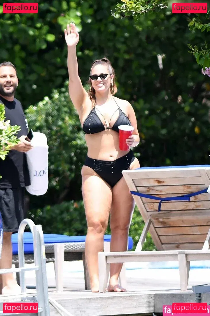 Ashley Graham Onlyfans Photo Gallery 