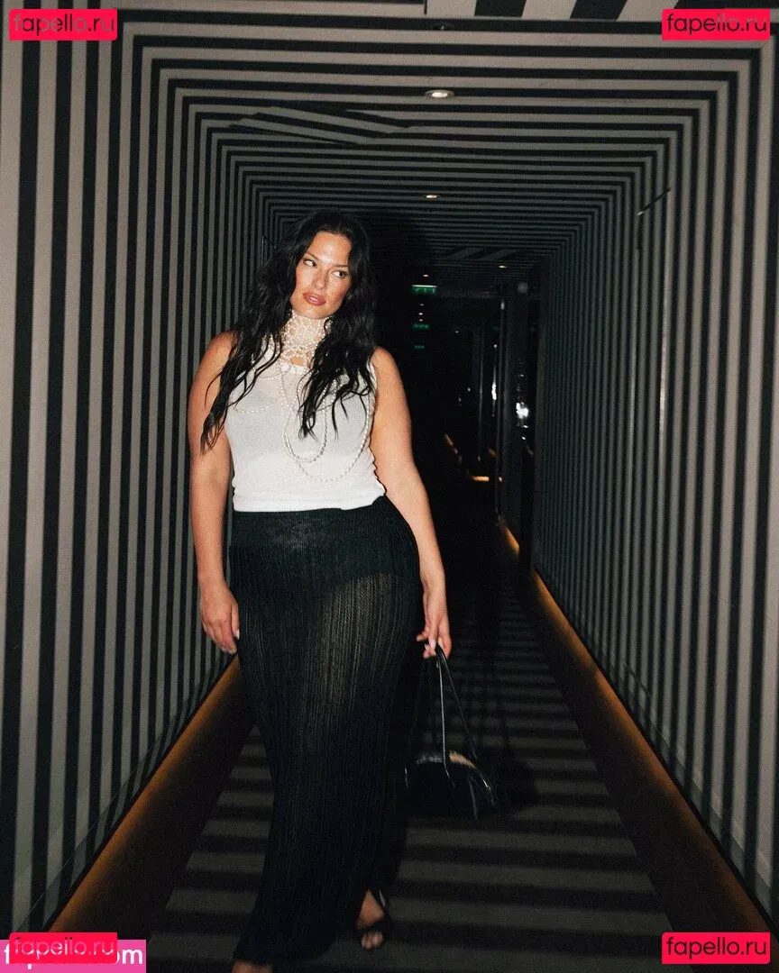 Ashley Graham Onlyfans Photo Gallery 