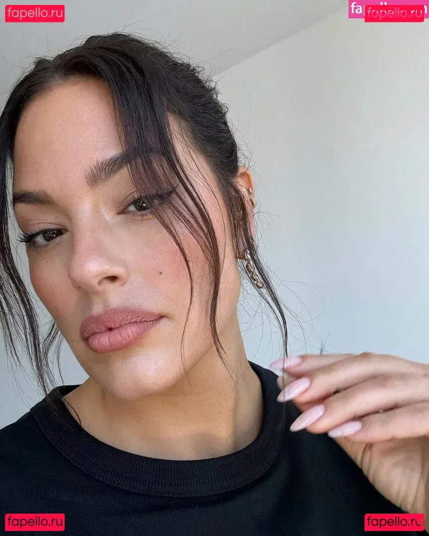 Ashley Graham Onlyfans Photo Gallery 