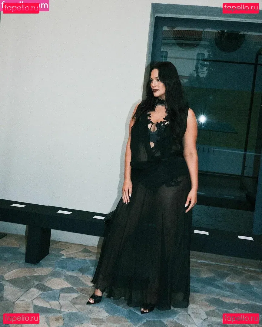 Ashley Graham Onlyfans Photo Gallery 
