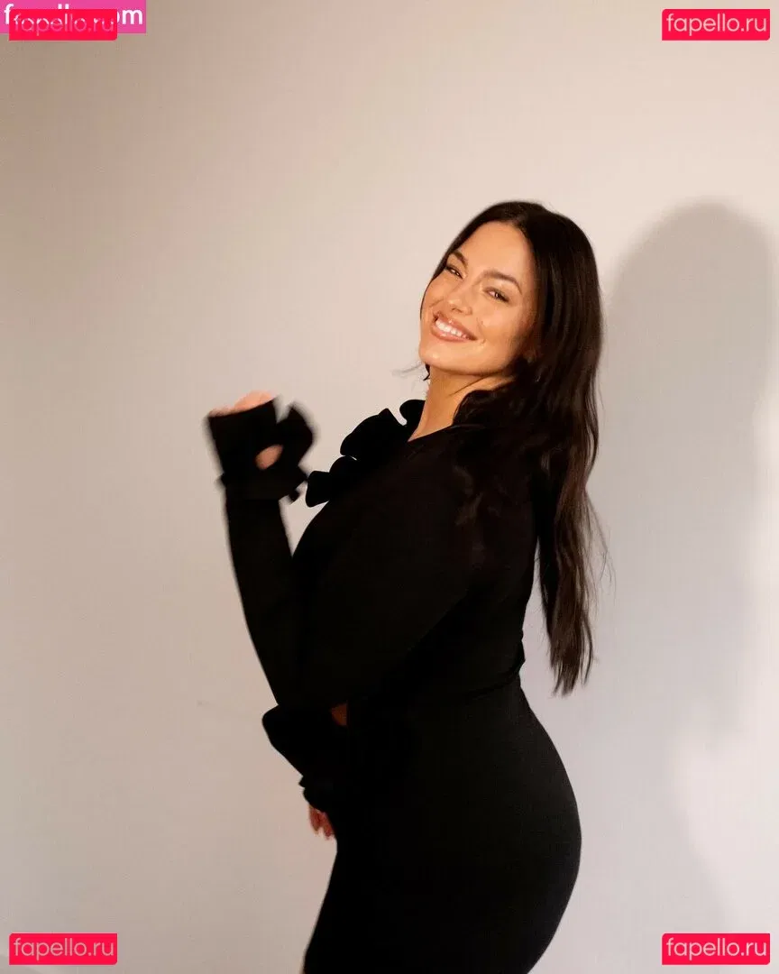 Ashley Graham Onlyfans Photo Gallery 
