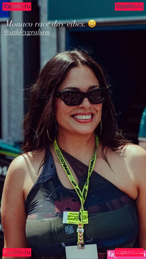 Ashley Graham Onlyfans Photo Gallery 