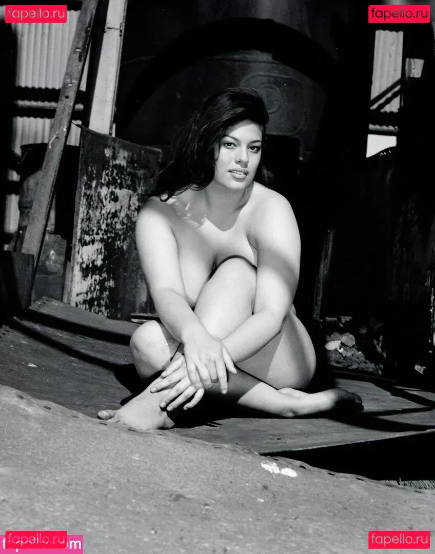 Ashley Graham Onlyfans Photo Gallery 