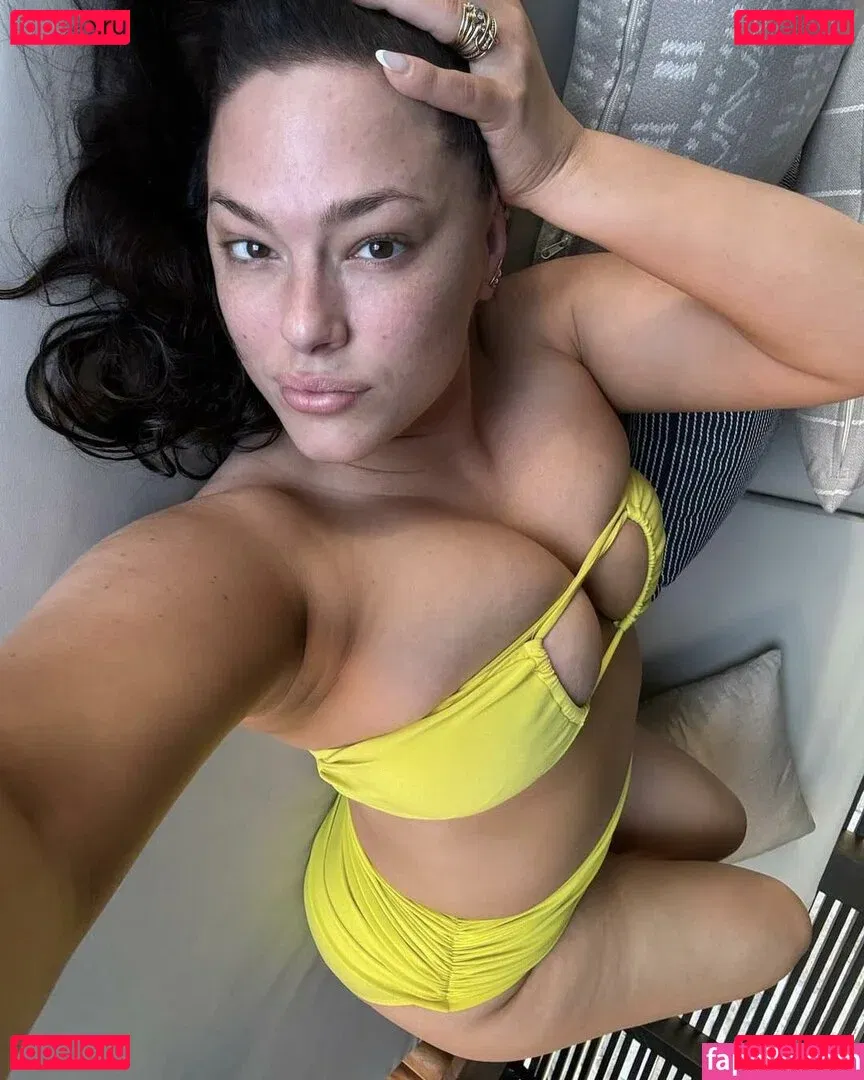Ashley Graham Onlyfans Photo Gallery 