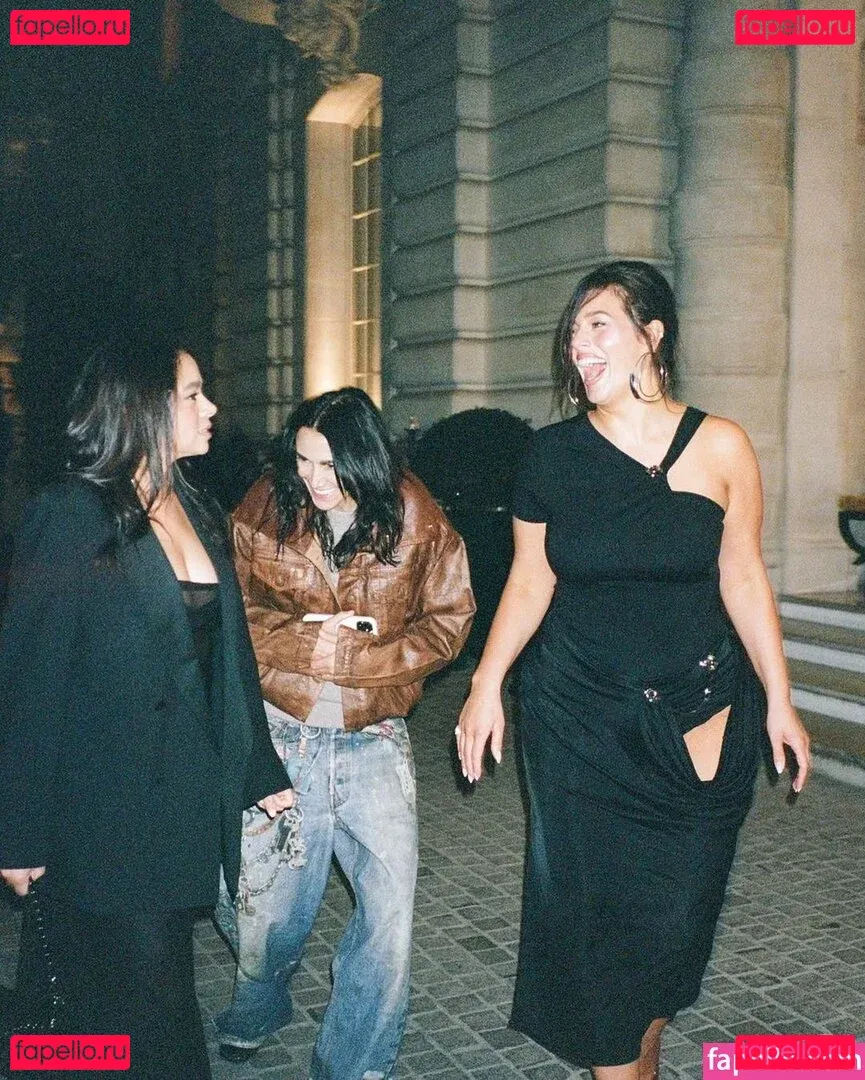 Ashley Graham Onlyfans Photo Gallery 