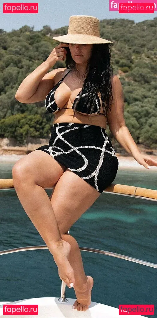 Ashley Graham Onlyfans Photo Gallery 