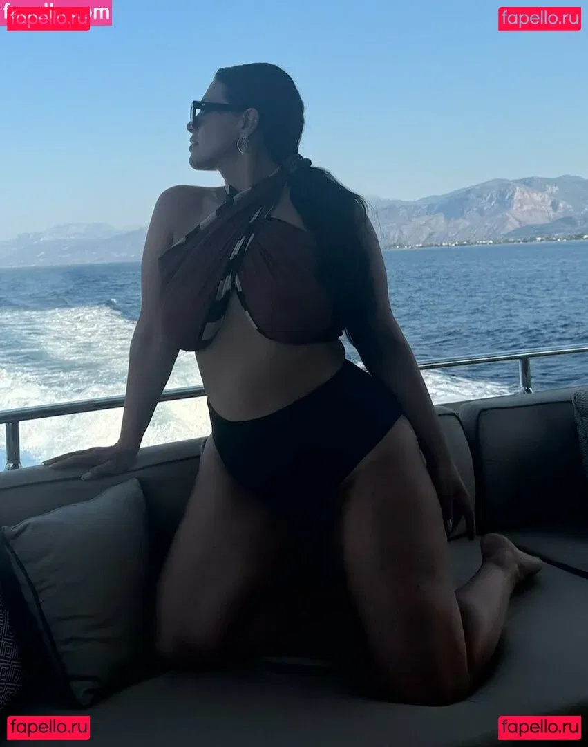 Ashley Graham Onlyfans Photo Gallery 