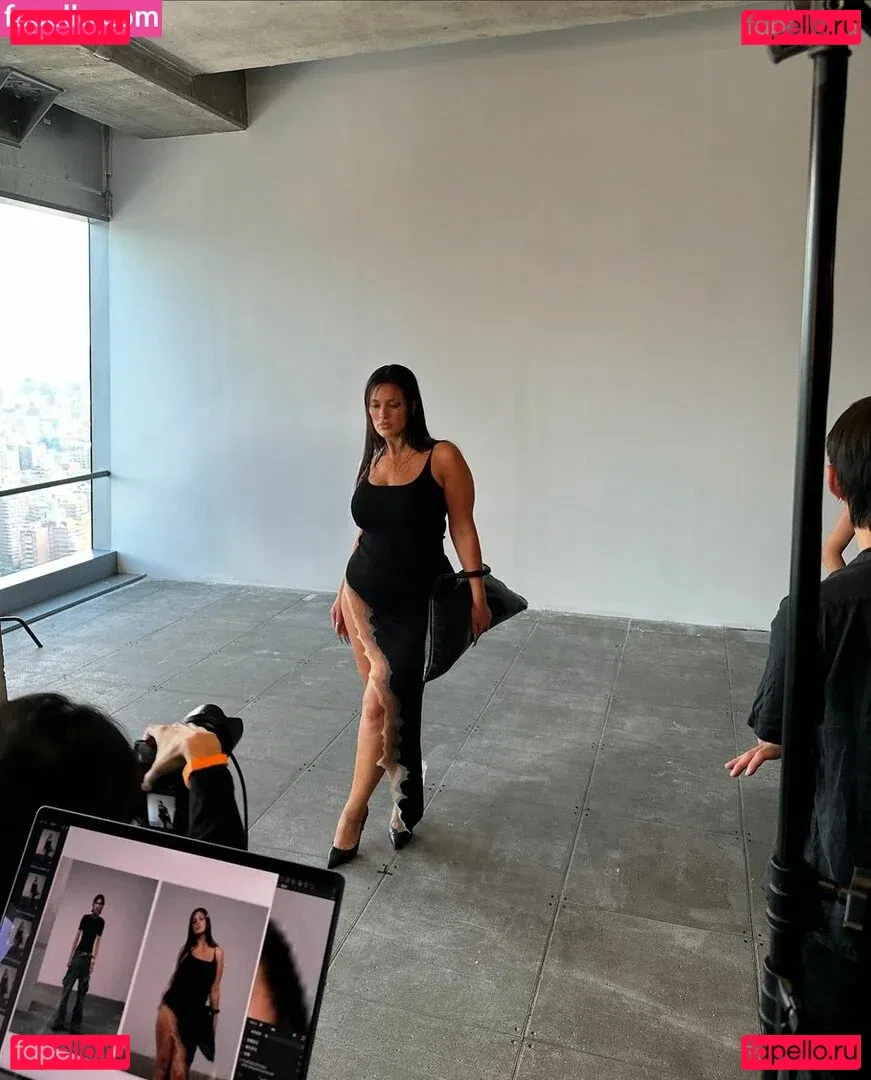 Ashley Graham Onlyfans Photo Gallery 