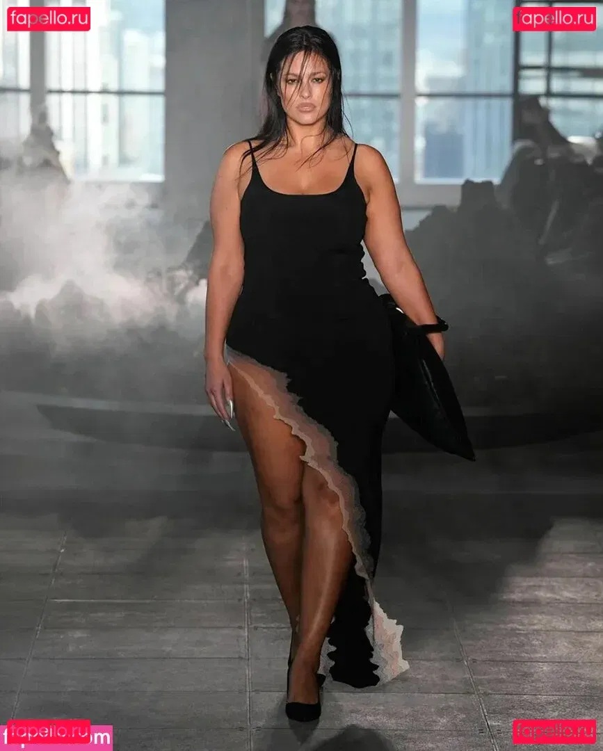 Ashley Graham Onlyfans Photo Gallery 