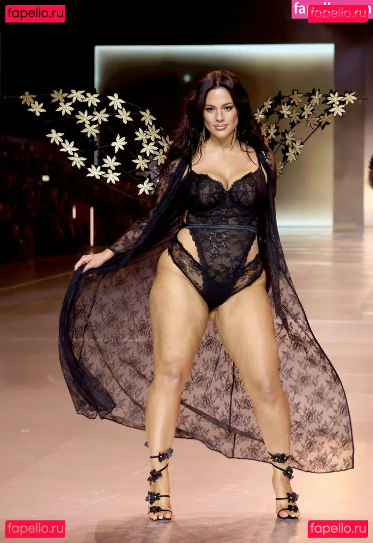 Ashley Graham Onlyfans Photo Gallery 