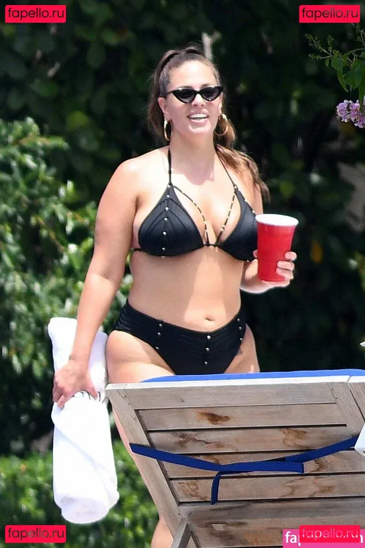 Ashley Graham Onlyfans Photo Gallery 