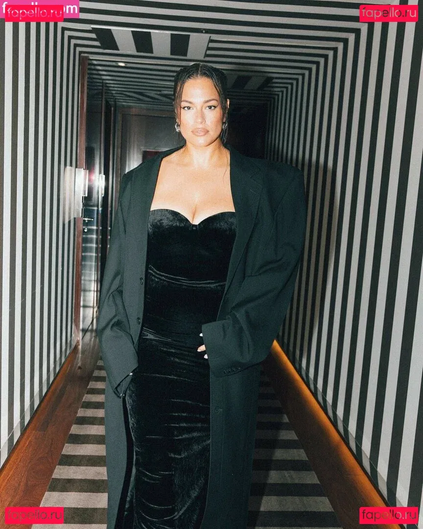 Ashley Graham Onlyfans Photo Gallery 