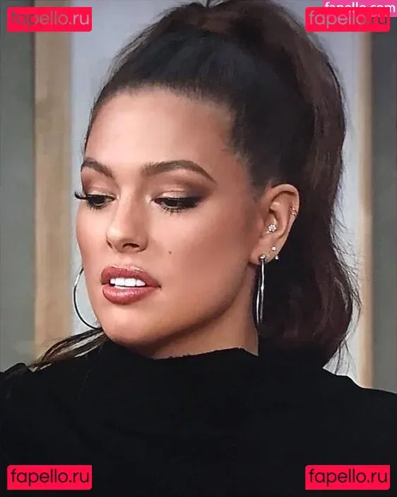 Ashley Graham Onlyfans Photo Gallery 