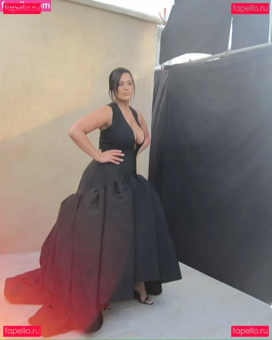 Ashley Graham Onlyfans Photo Gallery 