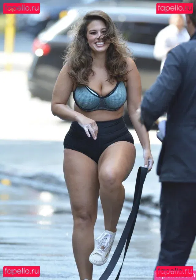 Ashley Graham Onlyfans Photo Gallery 