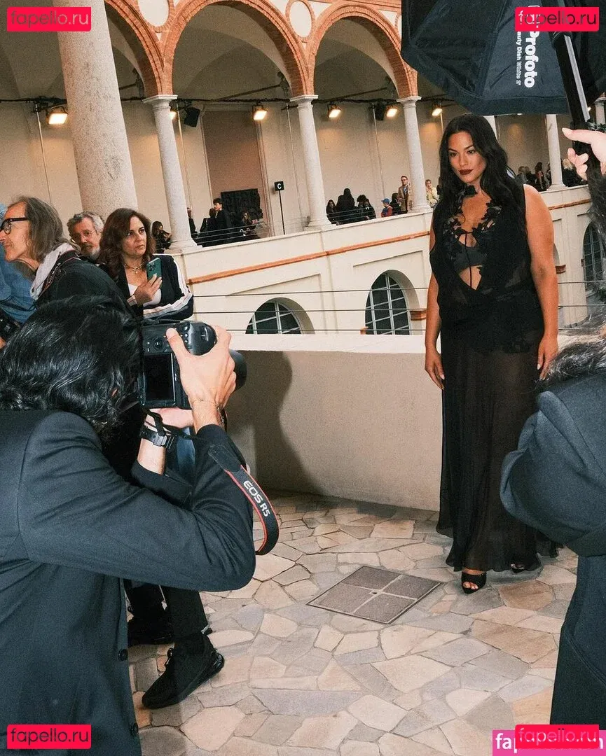 Ashley Graham Onlyfans Photo Gallery 