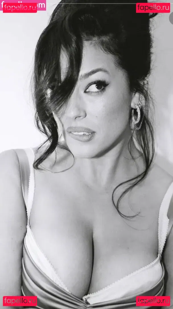 Ashley Graham Onlyfans Photo Gallery 