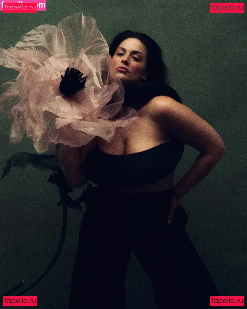 Ashley Graham Onlyfans Photo Gallery 