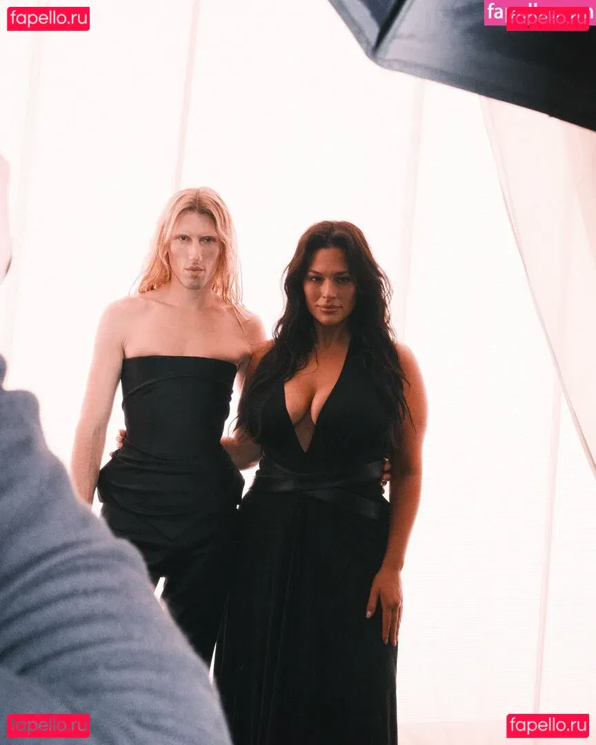 Ashley Graham Onlyfans Photo Gallery 