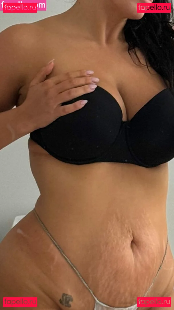 Ashley Graham Onlyfans Photo Gallery 