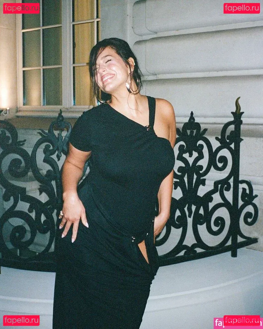 Ashley Graham Onlyfans Photo Gallery 