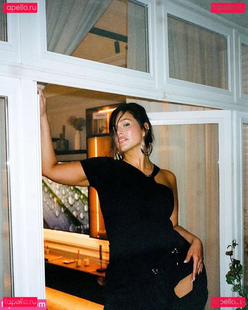 Ashley Graham Onlyfans Photo Gallery 