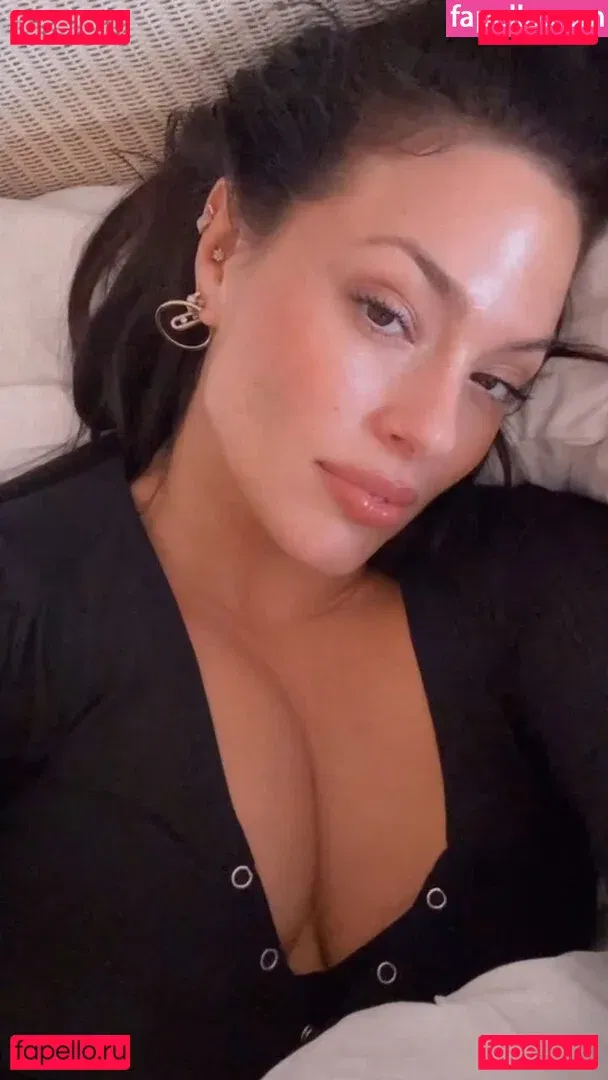Ashley Graham Onlyfans Photo Gallery 