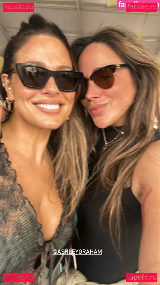 Ashley Graham Onlyfans Photo Gallery 