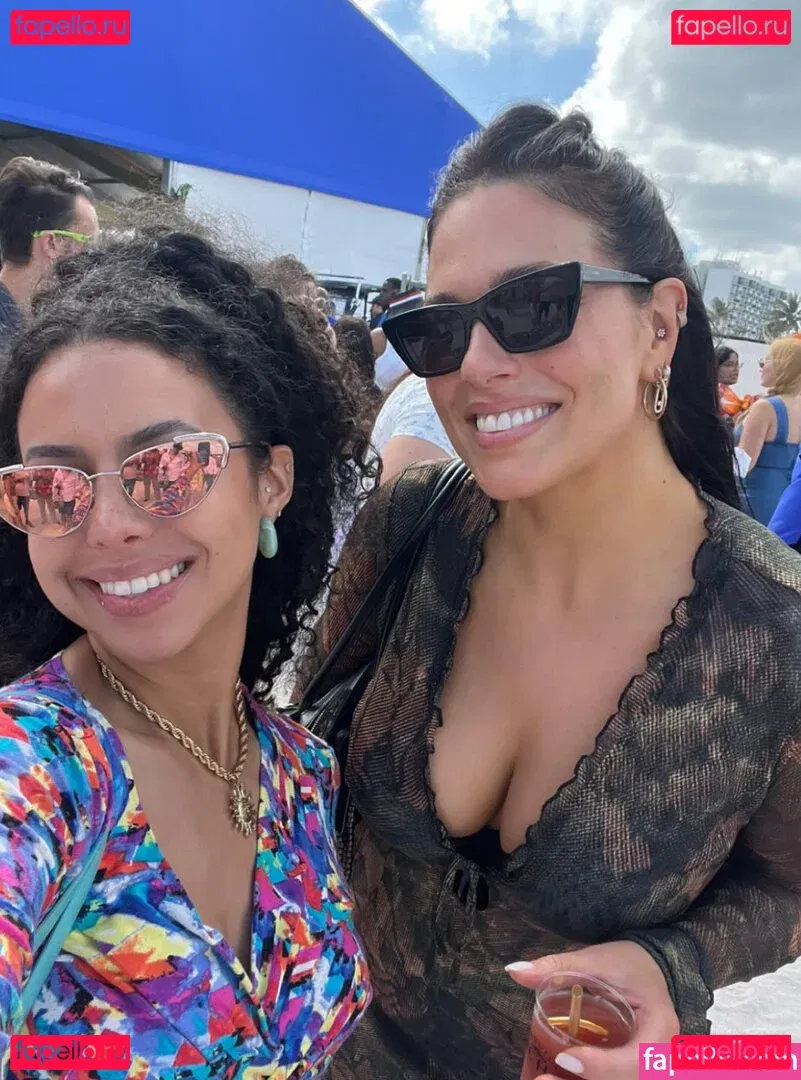 Ashley Graham Onlyfans Photo Gallery 