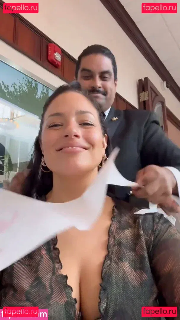 Ashley Graham Onlyfans Photo Gallery 