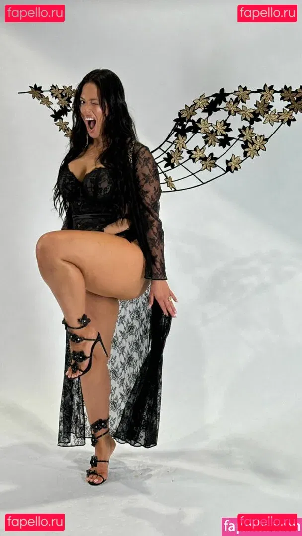 Ashley Graham Onlyfans Photo Gallery 