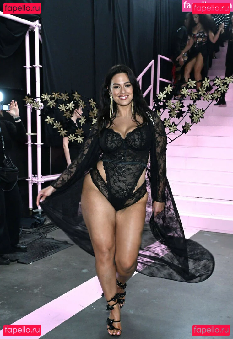 Ashley Graham Onlyfans Photo Gallery 