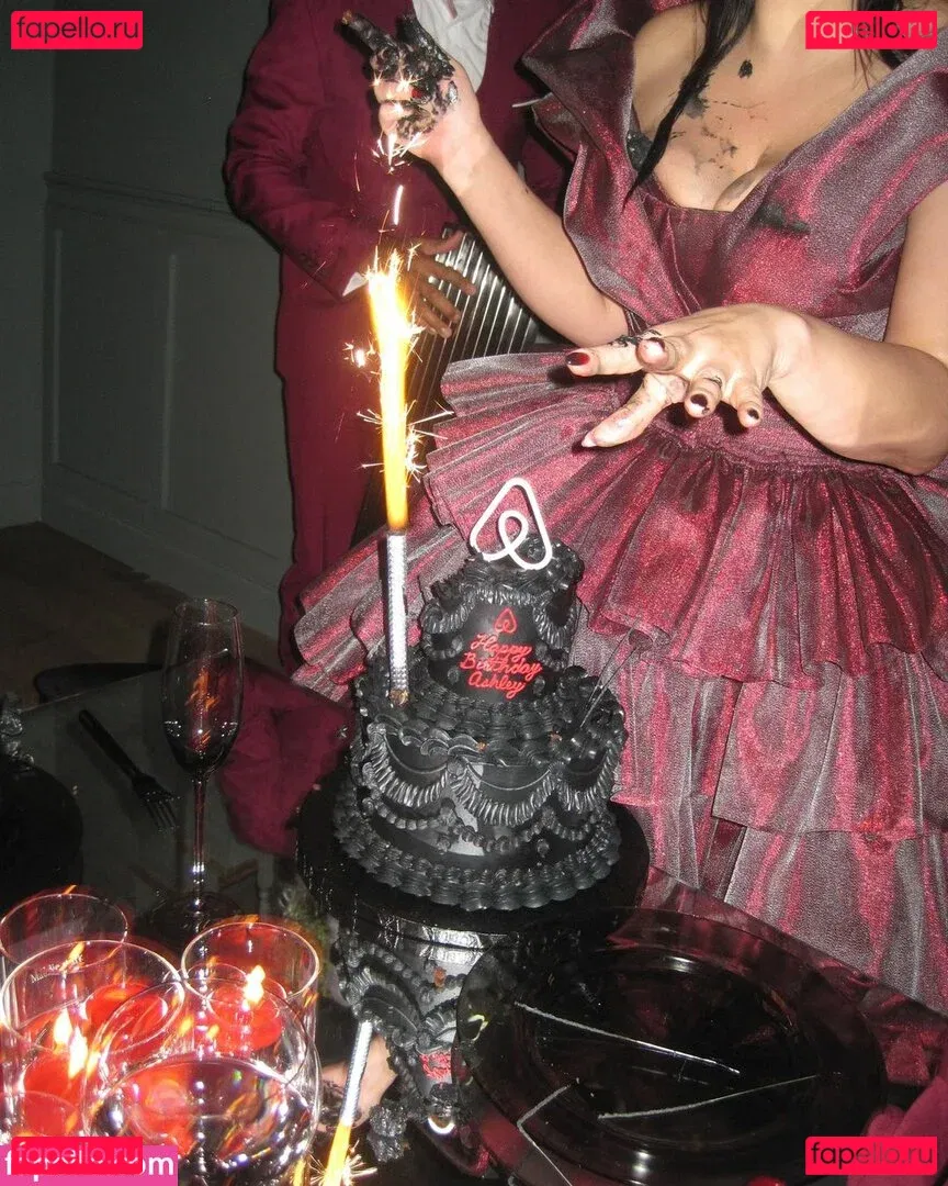 Ashley Graham Onlyfans Photo Gallery 