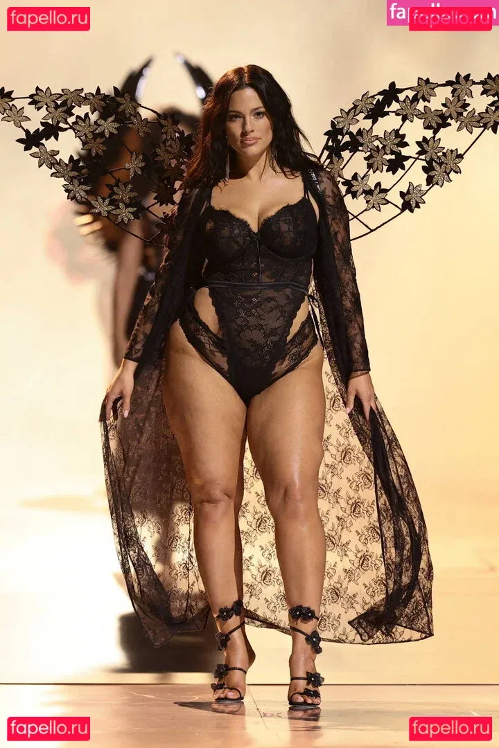 Ashley Graham Onlyfans Photo Gallery 