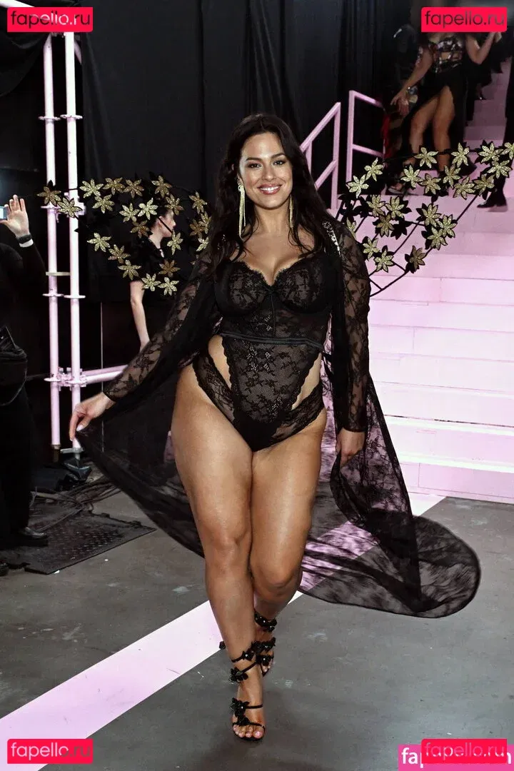 Ashley Graham Onlyfans Photo Gallery 