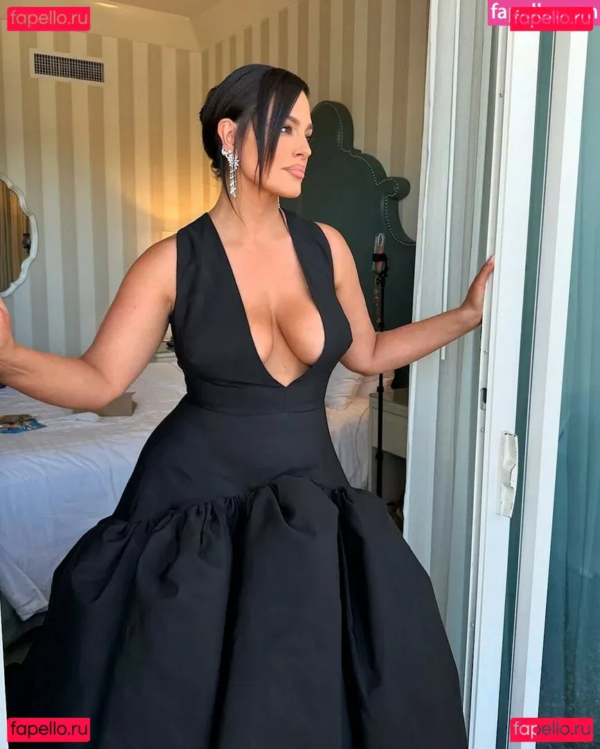 Ashley Graham Onlyfans Photo Gallery 