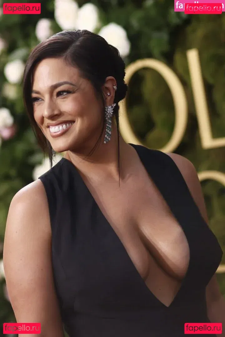 Ashley Graham Onlyfans Photo Gallery 