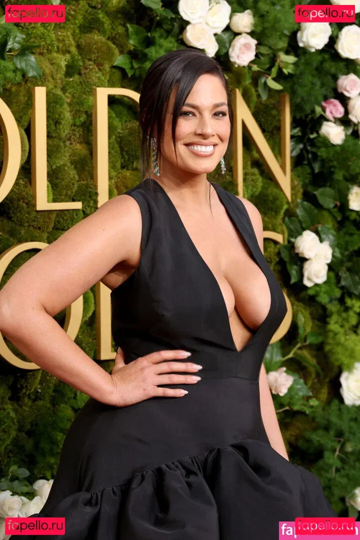 Ashley Graham Onlyfans Photo Gallery 