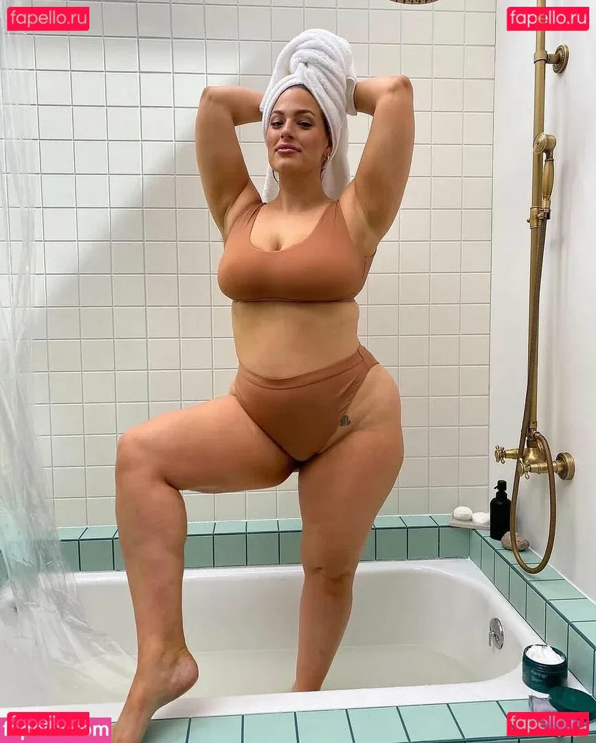 Ashley Graham Onlyfans Photo Gallery 