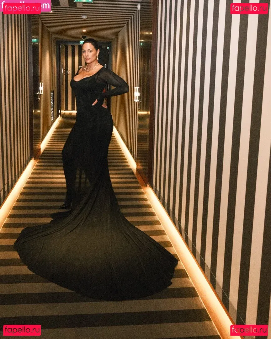 Ashley Graham Onlyfans Photo Gallery 