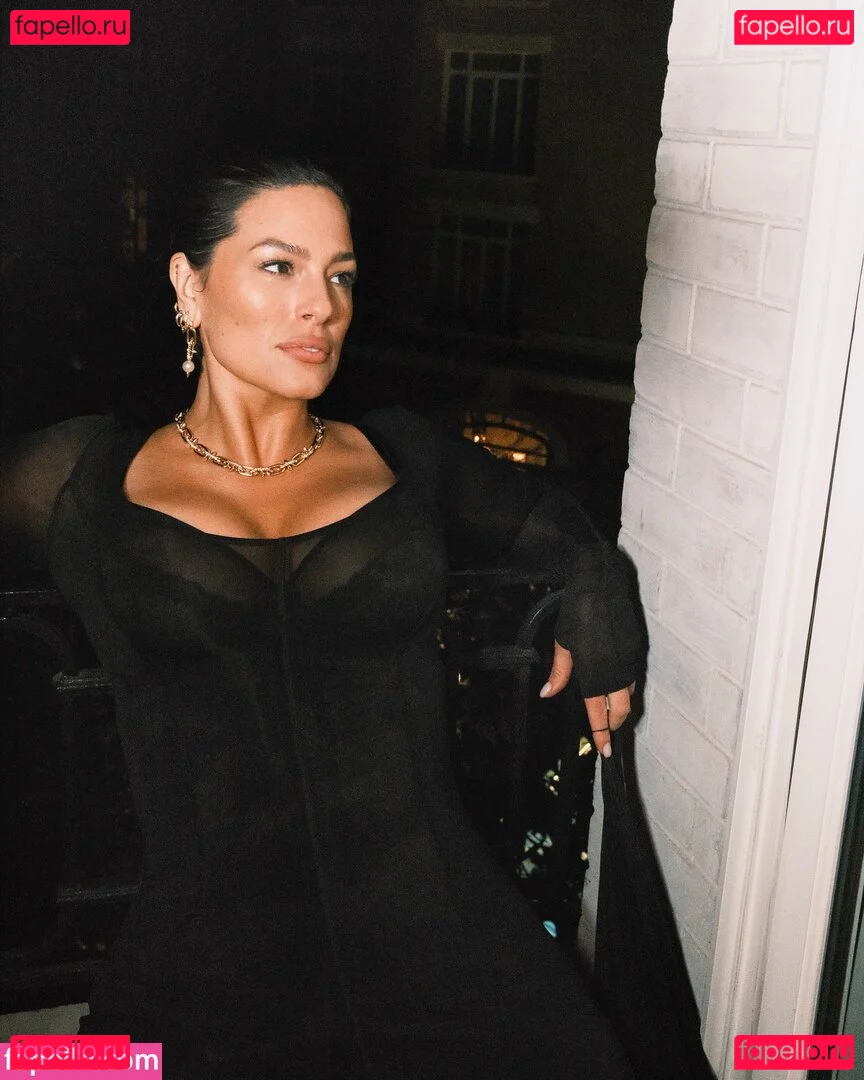 Ashley Graham Onlyfans Photo Gallery 