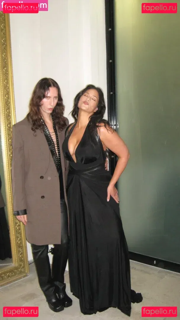 Ashley Graham Onlyfans Photo Gallery 